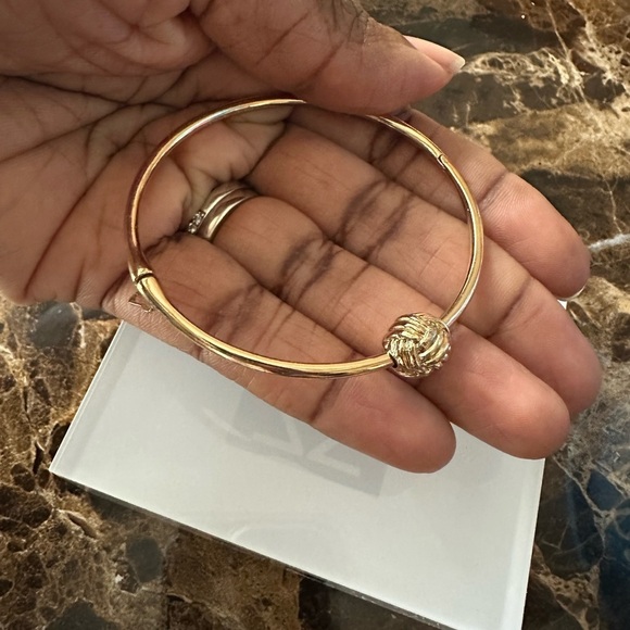 Kate Spade Gold Tone Knot Bracelet With Magnetic Hook Closure Elegant Classy - Picture 2 of 7